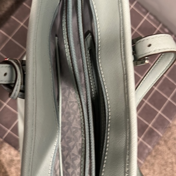 Large size tote bag.  Multiple compartments.  Mint green.  Excellent condition. - Picture 4 of 8